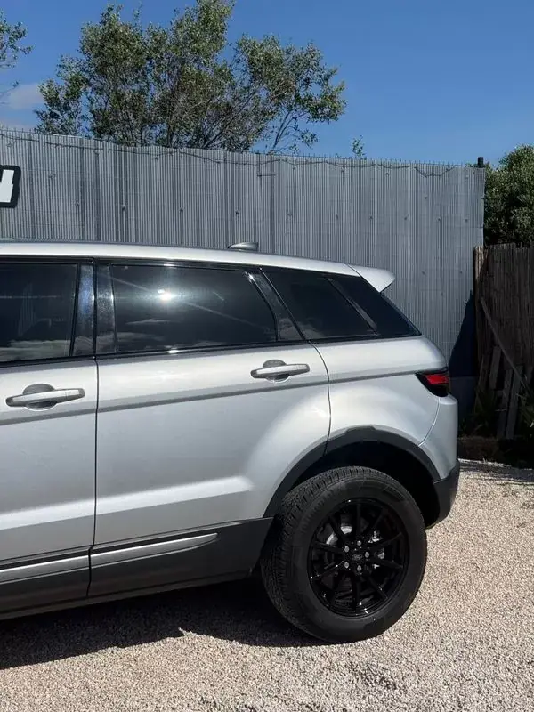 Land Rover Range Rover Evoque 2018 - 19450 EUR, 129900 km - AUTO.MOTO.pt - 129900km - foto 16 de 34