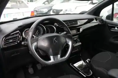 Citroën DS3 2010 - 8500 EUR, 202000 km - AUTO.MOTO.pt - 202000km - foto 14 de 16
