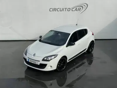 Renault Mégane 2011 - 7500 EUR, 272530 km - AUTO.MOTO.pt - 272530km - foto 6 de 27