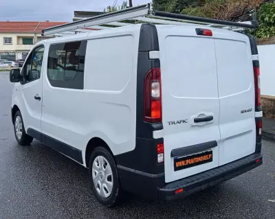 Renault Trafic 2018 - 16490 EUR, 152226 km - AUTO.MOTO.pt - 152226km - foto 7 de 17