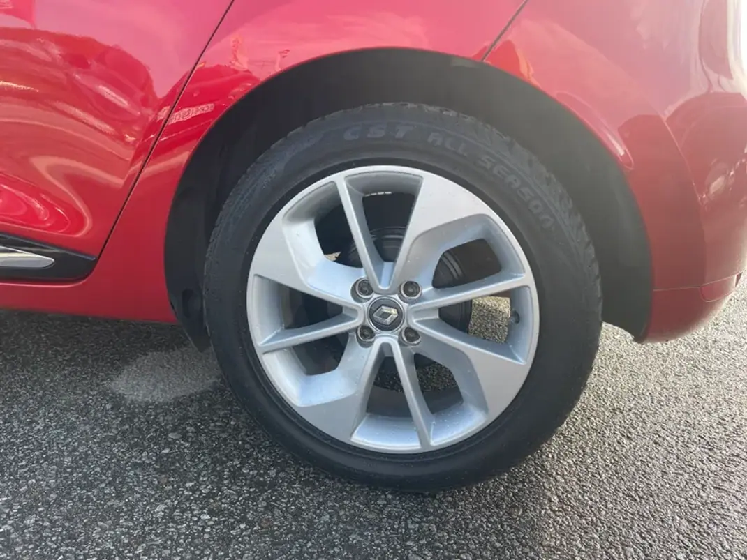 Renault Clio 2017 - 11950 EUR, 94905 km - AUTO.MOTO.pt - 94905km - foto 8 de 27