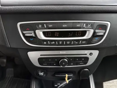 Renault Mégane Sport Tourer 2015 - 7990 EUR, 194000 km - AUTO.MOTO.pt - 194000km - foto 23 de 47