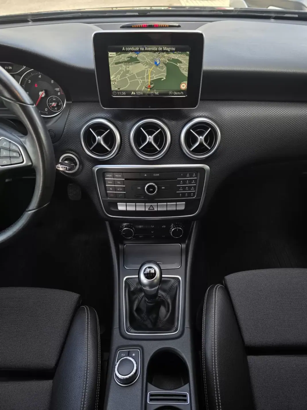 Mercedes-Benz A 180 2016 - 15990 EUR, 163000 km - AUTO.MOTO.pt - 163000km - foto 28 de 31