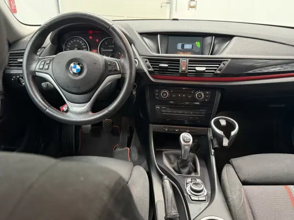 BMW X1 2015 - 16490 EUR, 255000 km - AUTO.MOTO.pt - 255000km - foto 14 de 31