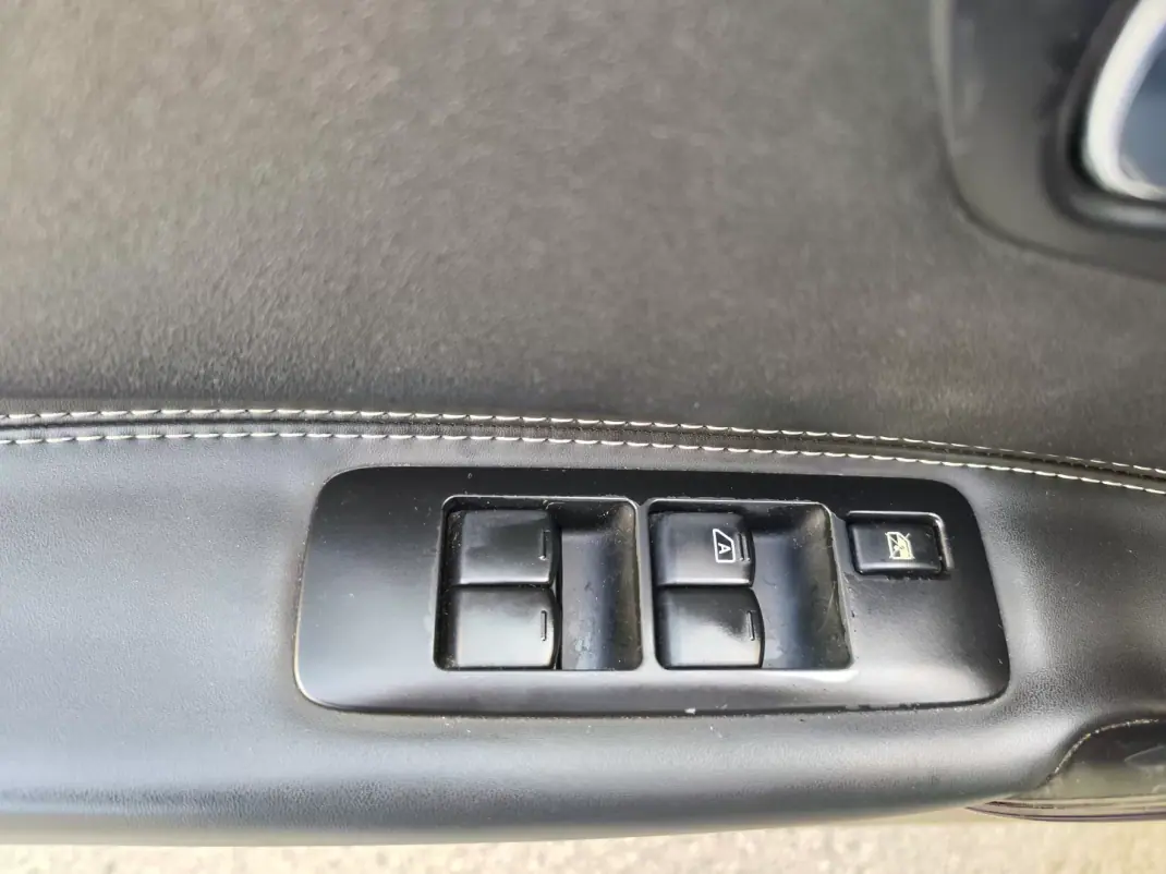 Nissan Qashqai 2013 - 9980 EUR, 197150 km - AUTO.MOTO.pt - 197150km - foto 27 de 40