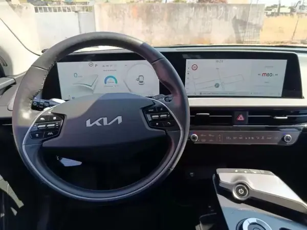 Kia EV6 2023 - 31000 EUR, 57366 km - AUTO.MOTO.pt - 57366km - foto 16 de 39