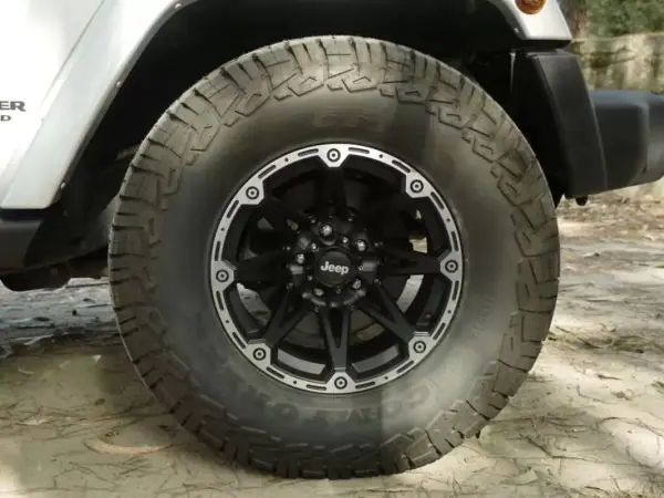 Jeep Wrangler Unlimited 2013 - 46500 EUR, 154453 km - AUTO.MOTO.pt - 154453km - foto 9 de 18