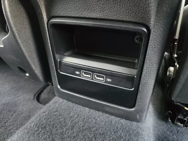 Volkswagen Sharan 2019 - 29700 EUR, 115600 km - AUTO.MOTO.pt - 115600km - foto 37 de 52