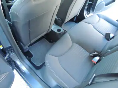 Renault Clio 2017 - 10950 EUR, 140000 km - AUTO.MOTO.pt - 140000km - foto 12 de 15