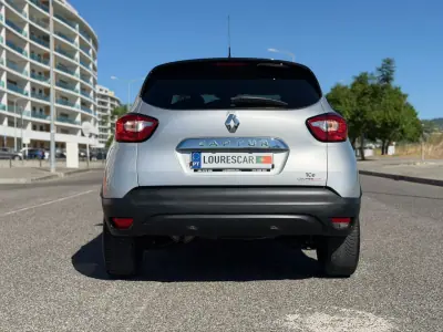 Renault Captur 2016 - 12250 EUR, 79550 km - 79550km - foto 6 de 24