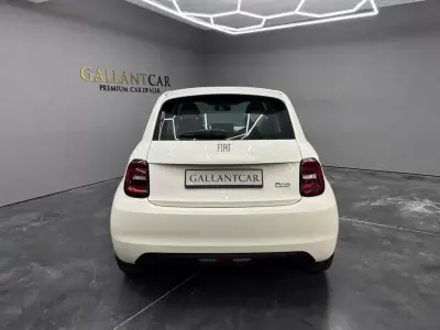 Fiat 500e 2023 - 18900 EUR, 14615 km - AUTO.MOTO.pt - 14615km - foto 4 de 8