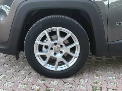 Jeep Renegade 2022 - 20300 EUR, 55484 km - AUTO.MOTO.pt - 55484km - foto 15 de 15