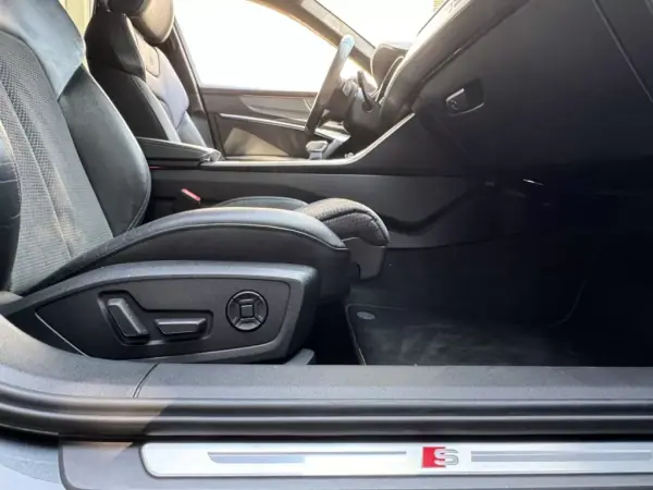 Audi A6 Avant 2021 - 62500 EUR, 55000 km - AUTO.MOTO.pt - 55000km - foto 31 de 36