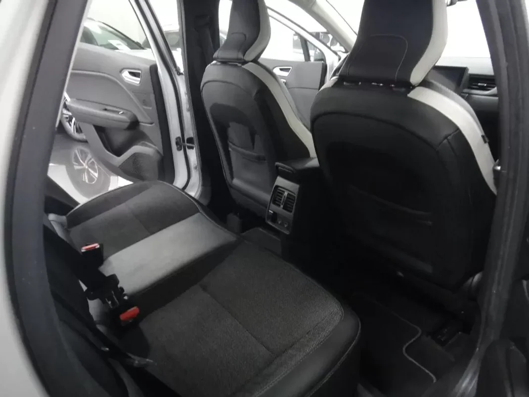 Renault Captur 2020 - 16500 EUR, 76000 km - AUTO.MOTO.pt - 76000km - foto 18 de 23