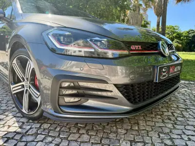 Volkswagen Golf 2019 - 28590 EUR, 102700 km - AUTO.MOTO.pt - 102700km - foto 27 de 38