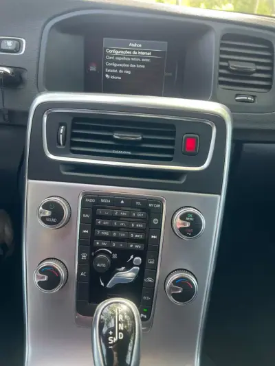 Volvo V60 2016 - 15900 EUR, 155935 km - AUTO.MOTO.pt - 155935km - foto 11 de 28