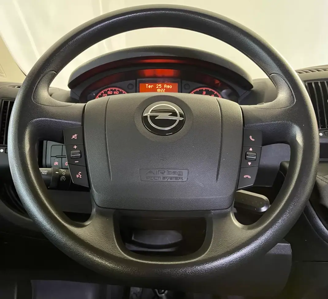 Opel Movano 2023 - 29500 EUR, 84000 km - 84000km - foto 14 de 30