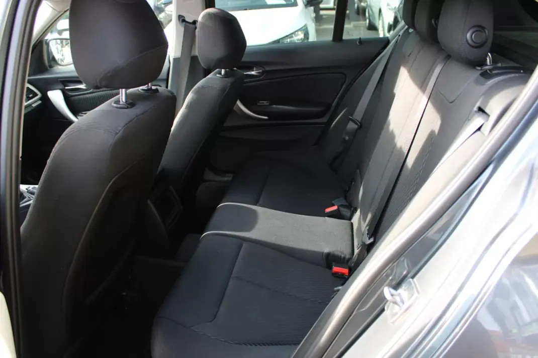 BMW 116 2013 - 9900 EUR, 211000 km - AUTO.MOTO.pt - 211000km - foto 7 de 17