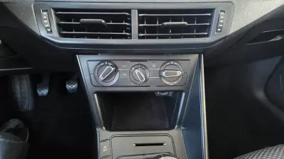 Volkswagen Polo 2018 - 11890 EUR, 88000 km - AUTO.MOTO.pt - 88000km - foto 21 de 31