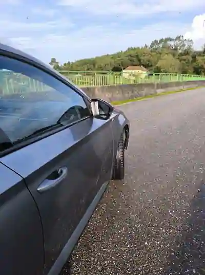 Skoda Superb 2018 - 21990 EUR, 100000 km - AUTO.MOTO.pt - 100000km - foto 11 de 15