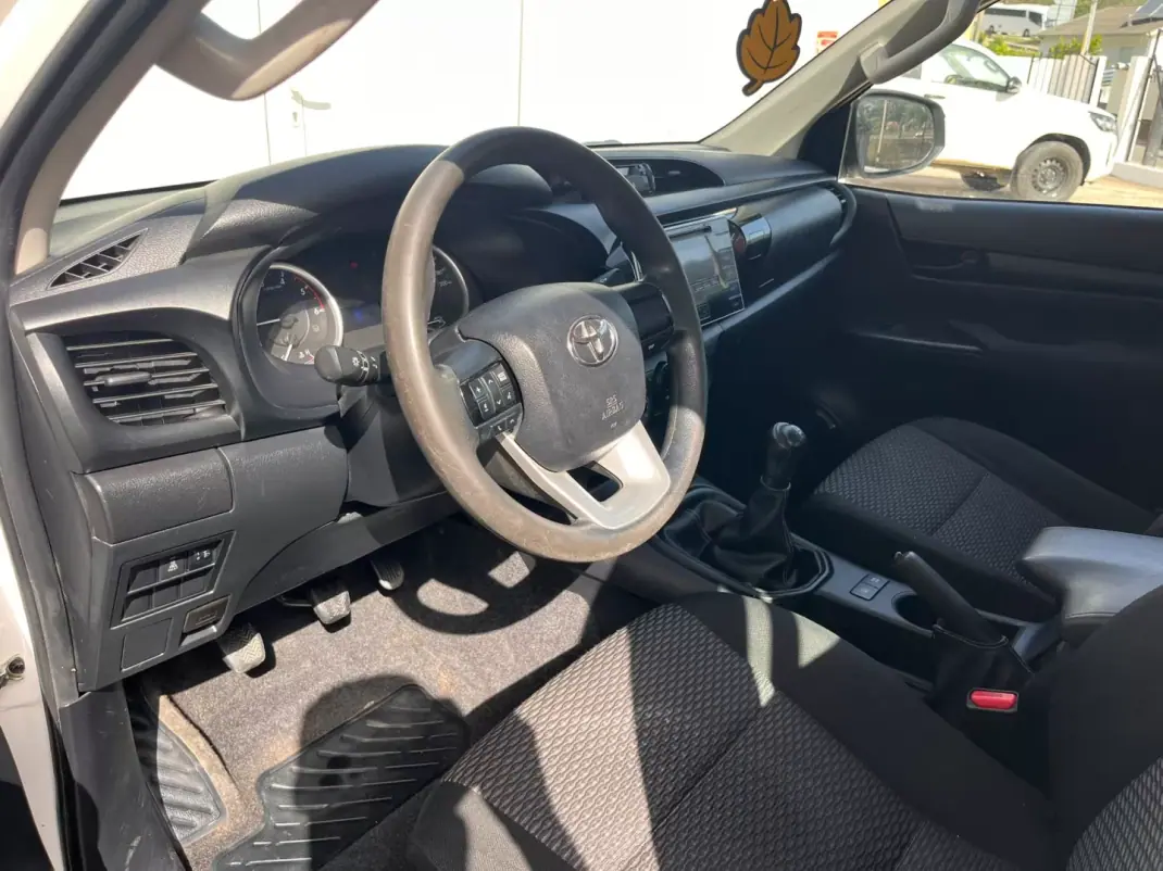 Toyota Hilux 2018 - 28900 EUR, 159021 km - 159021km - foto 6 de 11