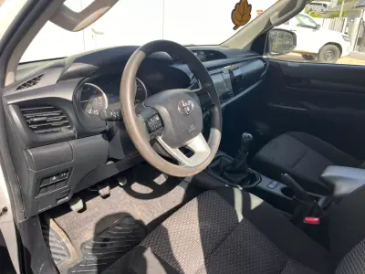 Toyota Hilux 2018 - 28900 EUR, 159021 km - 159021km - foto 6 de 11