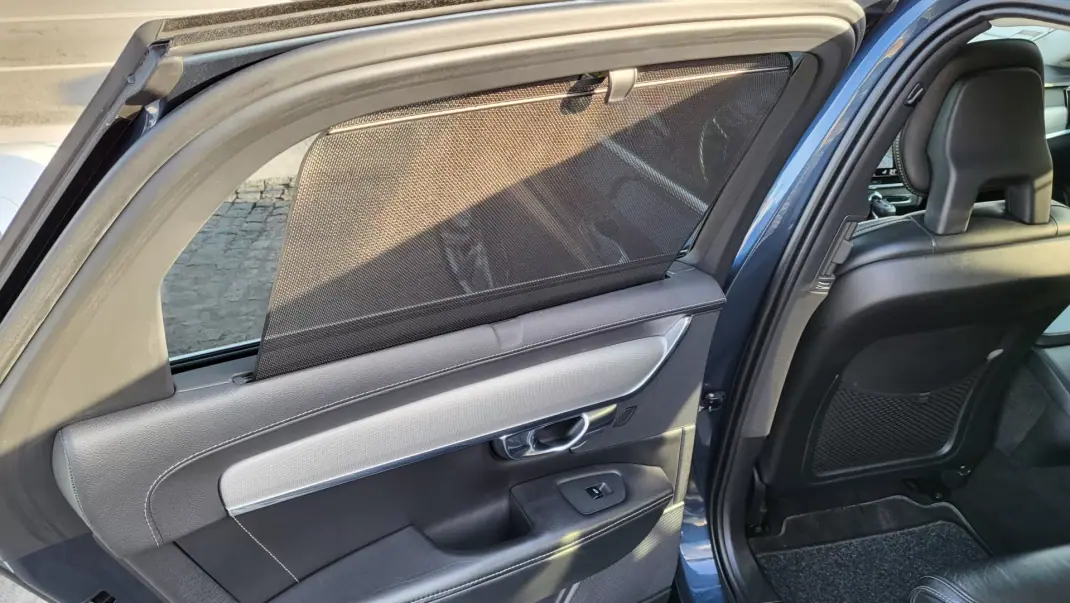 Volvo S90 2017 - 16900 EUR, 292100 km - 292100km - foto 38 de 44