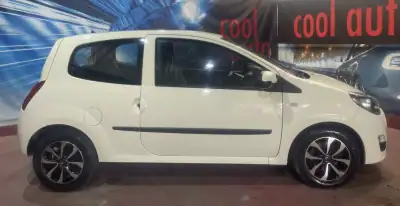 Renault Twingo 2012 - 6499 EUR, 72000 km - AUTO.MOTO.pt - 72000km - foto 4 de 26