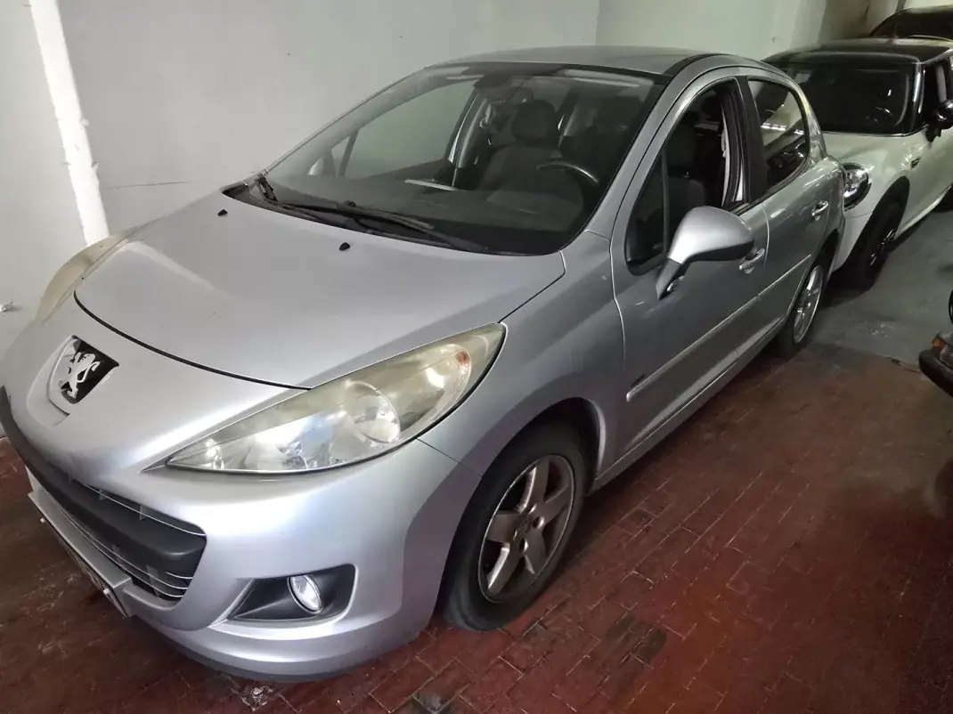 Peugeot 207 2012 - 5950 EUR, 103487 km - AUTO.MOTO.pt - 103487km - foto 1 de 20