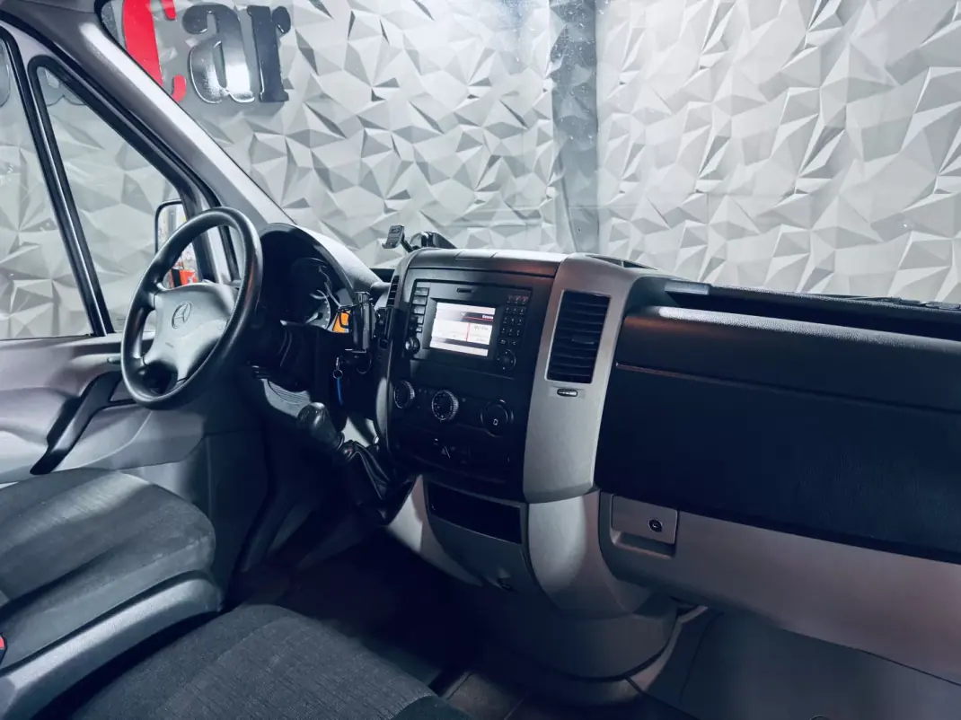 Mercedes-Benz Sprinter 2015 - 15990 EUR, 231751 km - 231751km - foto 22 de 32