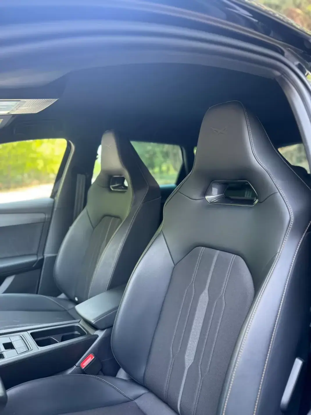 Cupra Leon 2023 - 29750 EUR, 34940 km - AUTO.MOTO.pt - 34940km - foto 7 de 20