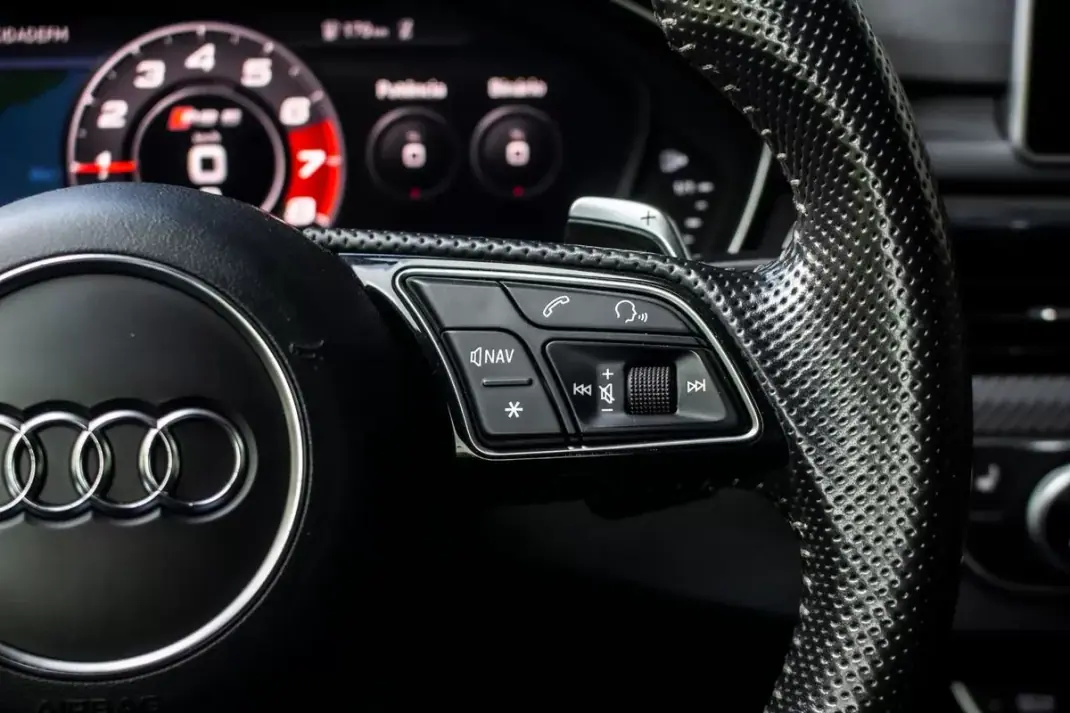 Audi RS5 Sportback 2017 - 53990 EUR, 137529 km - AUTO.MOTO.pt - 137529km - foto 15 de 38