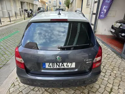 Skoda Fabia Break 2012 - 6000 EUR, 165296 km - AUTO.MOTO.pt - 165296km - foto 4 de 18