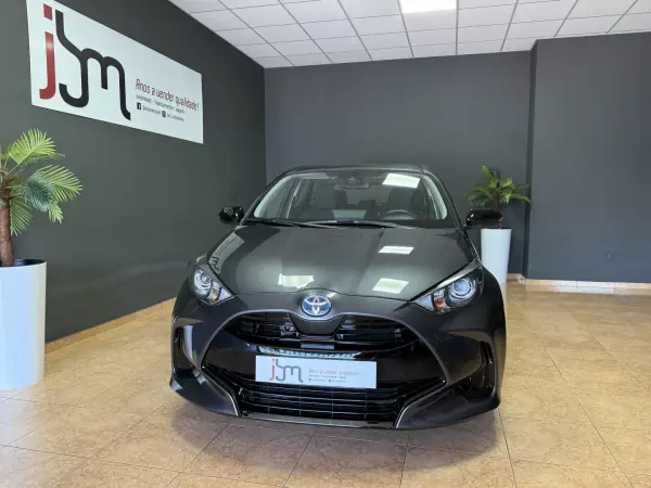 Toyota Yaris 2022 - 15750 EUR, 161470 km - AUTO.MOTO.pt - 161470km - foto 2 de 12