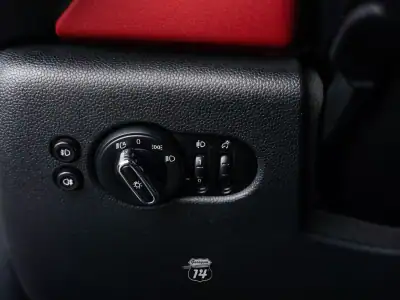 MINI One 2019 - 17990 EUR, 53900 km - AUTO.MOTO.pt - 53900km - foto 34 de 50