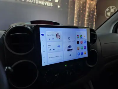 Peugeot PARTNER GIRAFON 2018 - 11990 EUR, 173000 km - AUTO.MOTO.pt - 173000km - foto 3 de 12