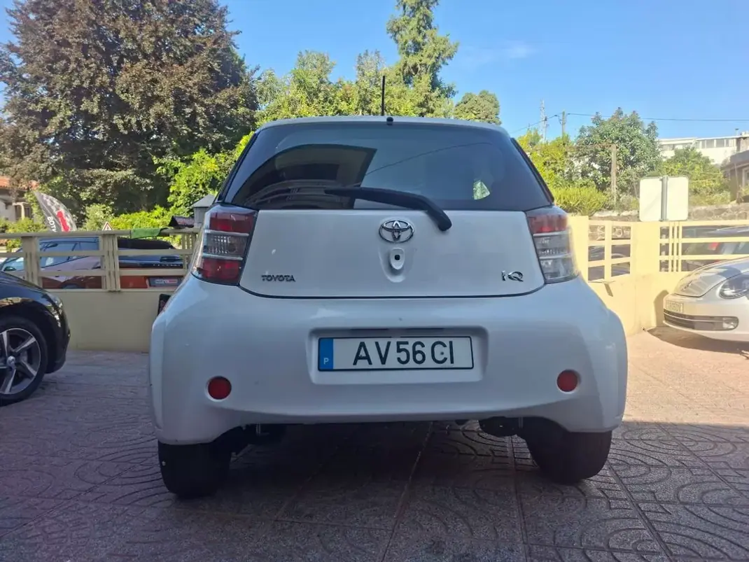 Toyota iQ 2009 - 7900 EUR, 156884 km - 156884km - foto 9 de 27