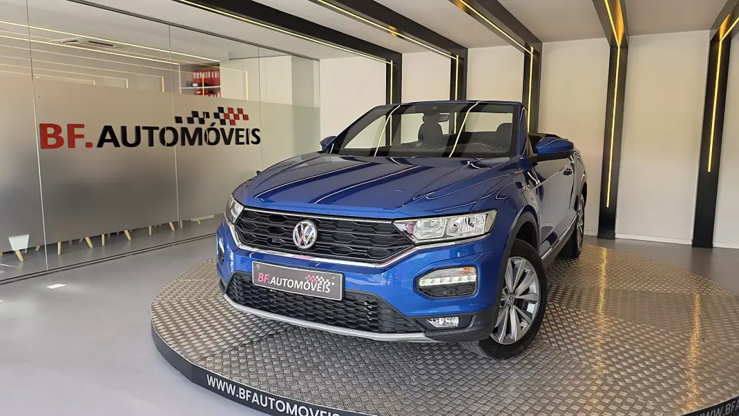 Volkswagen T-Roc Cabrio 2020 - 26900 EUR, 61926 km - AUTO.MOTO.pt - 61926km - foto 1 de 56