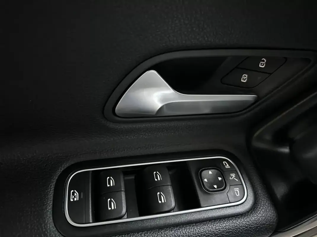 Mercedes-Benz A 250 2022 - 27800 EUR, 78000 km - AUTO.MOTO.pt - 78000km - foto 13 de 20