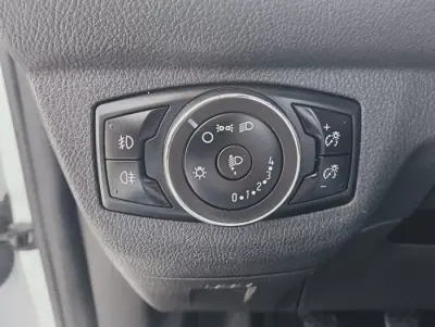 Ford Transit Courier 2020 - 10990 EUR, 129167 km - AUTO.MOTO.pt - 129167km - foto 48 de 52