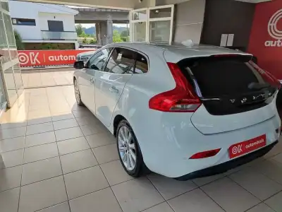 Volvo V40 2013 - 8350 EUR, 298100 km - AUTO.MOTO.pt - 298100km - foto 7 de 33
