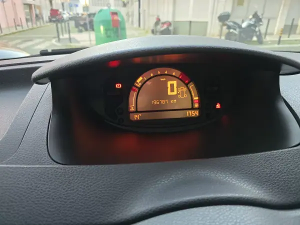Renault Modus 2009 - 4500 EUR, 196787 km - AUTO.MOTO.pt - 196787km - foto 13 de 16