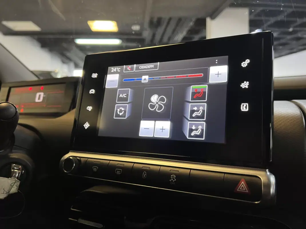 Citroën C4 Cactus 2015 - 8990 EUR, 175000 km - AUTO.MOTO.pt - 175000km - foto 21 de 35