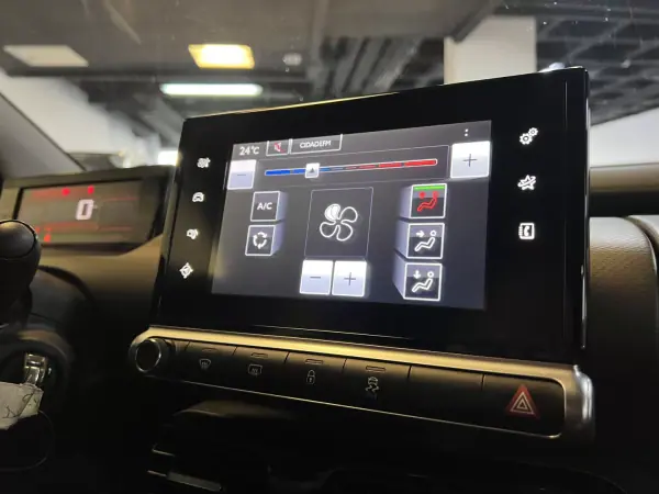 Citroën C4 Cactus 2015 - 8990 EUR, 175000 km - AUTO.MOTO.pt - 175000km - foto 21 de 35