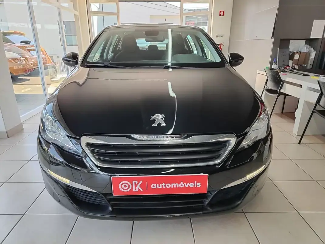 Peugeot 308 2014 - 9450 EUR, 199000 km - AUTO.MOTO.pt - 199000km - foto 3 de 32