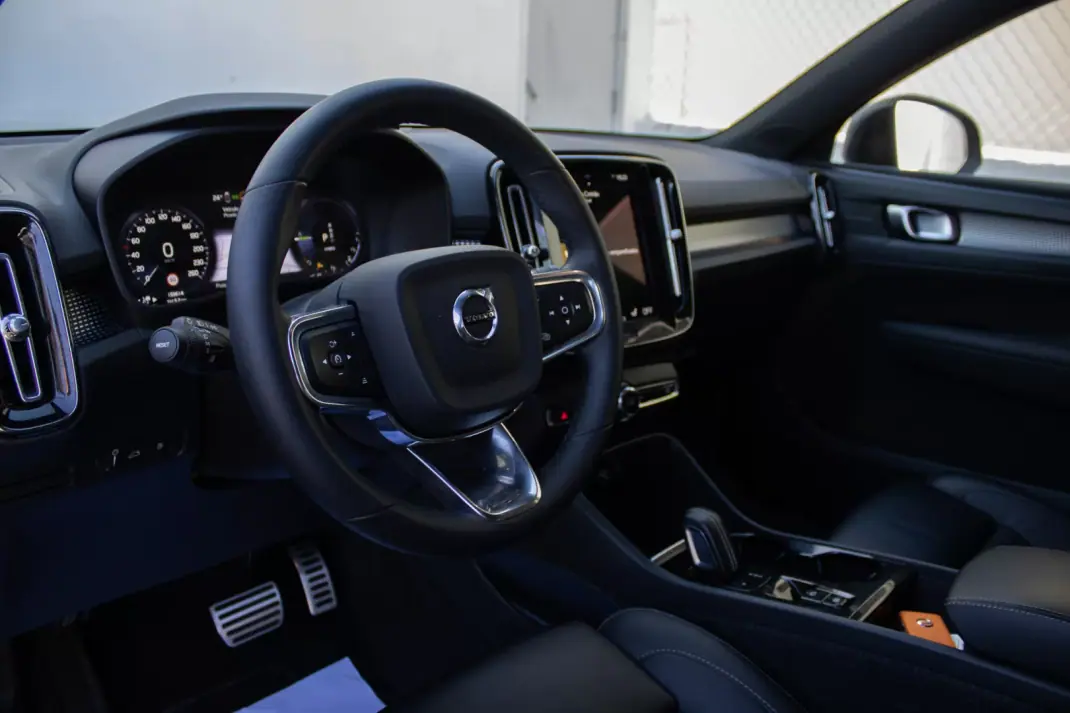 Volvo XC 40 2022 - 24990 EUR, 159000 km - 159000km - foto 25 de 54