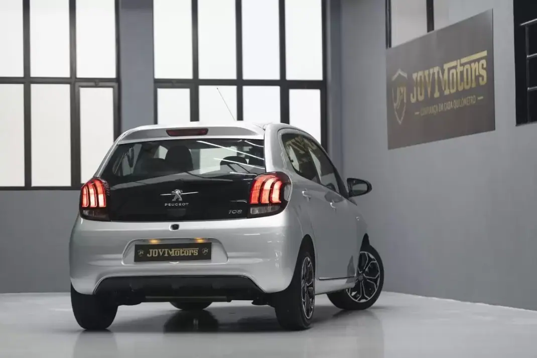 Peugeot 108 2017 - 9500 EUR, 49390 km - AUTO.MOTO.pt - 49390km - foto 35 de 45