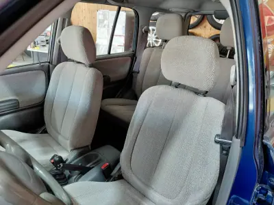 Suzuki Grand Vitara 1999 - 5900 EUR, 285000 km - AUTO.MOTO.pt - 285000km - foto 13 de 15