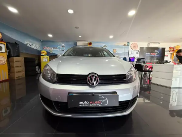 Volkswagen Golf Variant 2011 - 7900 EUR, 284928 km - AUTO.MOTO.pt - 284928km - foto 2 de 19