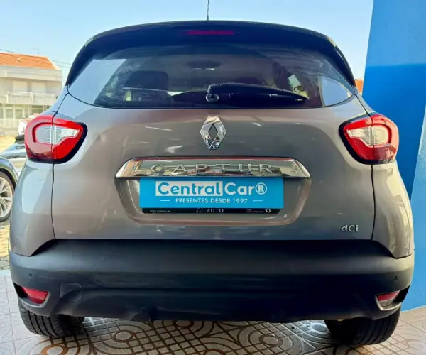 Renault Captur 2014 - 9950 EUR, 160000 km - AUTO.MOTO.pt - 160000km - foto 7 de 13